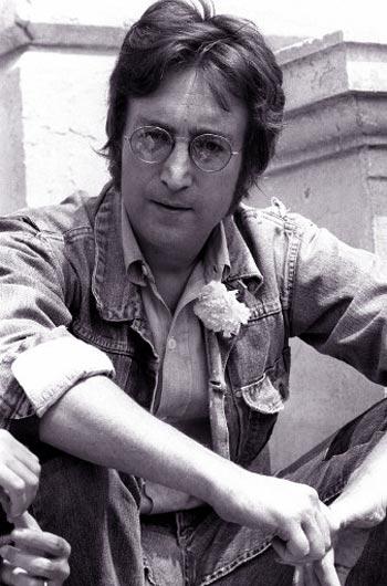 Legendary music band Beatles' lead singer John Lennon was shot by a man later identified as Mark David Chapman in New York on December 8, 1980. The motive for the murder is unclear