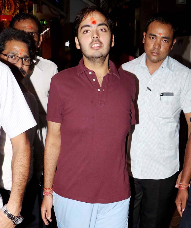 Once Anant Ambani lost all the excess weight, he moved on to workouts like planks, push-ups, burpees, and other methods of functional training for toning purposes. He followed light intensity exercises with higher number of reps
