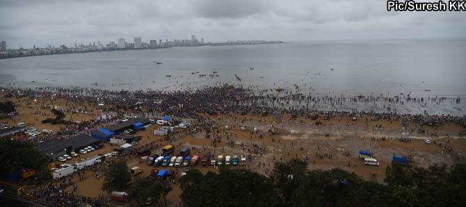 Devotees immerse Lord Ganesh idols at Girgaon Chowpatty