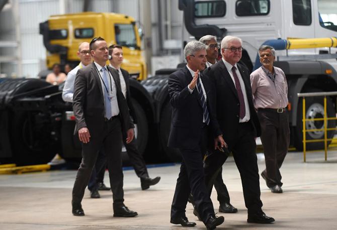 Steinmeier visited the facility of Daimler India Commercial Vehicle (DICV) at Oragadam near Tamil Nadu, where he was welcomed by the company's India Managing Director and CEO, Erich Nesselhauf.