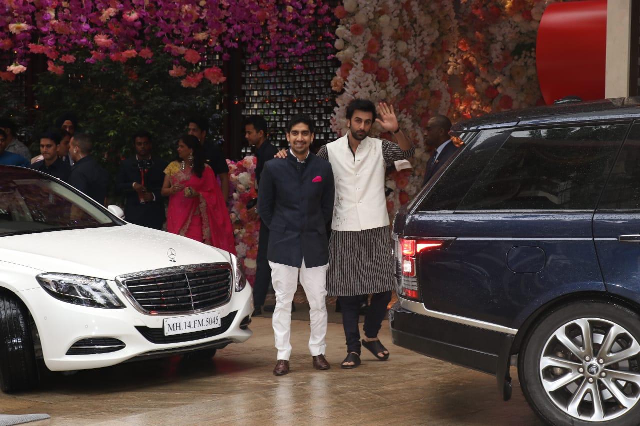 Ayan Mukherjee and Ranbir Kapoor arrived together at the event and posed for the shutterbugs