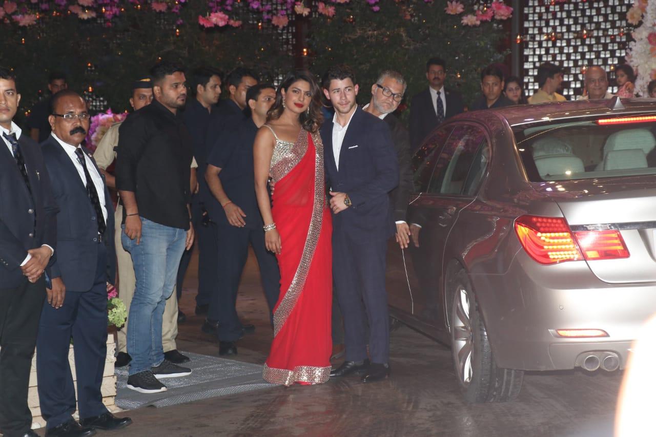 <p>Priyanka Chopra turned heads as she arrived with rumoured beau, Nick Jonas at Nita and Mukesh Ambani`s star-studded party, hosted for their son Akash and his fiancee Shloka Mehta in Mumbai</p>
