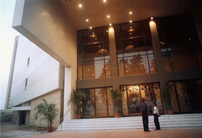 From large format orchestras to full-scale operas, Jamshed Bhabha Hall hosts the technically complex performances at this Proscenium theatre. Named after our founder, its technical facilities witnesses international productions of opera, ballet and major musicals. This well-equipped, elegant theatre also boasts of a historic marble staircase and a dazzling double-level foyer. From large format orchestras to full-scale operas, Jamshed Bhabha Hall hosts the technically complex performances at this Proscenium theatre. Named after our founder, its technical facilities witnesses international productions of opera, ballet and major musicals. This well-equipped, elegant theatre also boasts of a historic marble staircase and a dazzling double-level foyer.