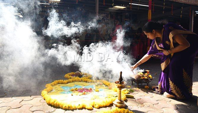 A devotee offers prayers to Lord Shiva on the occasion of Mahashivaratri in Mumbai on Monday. Pic/ Sameer Markande