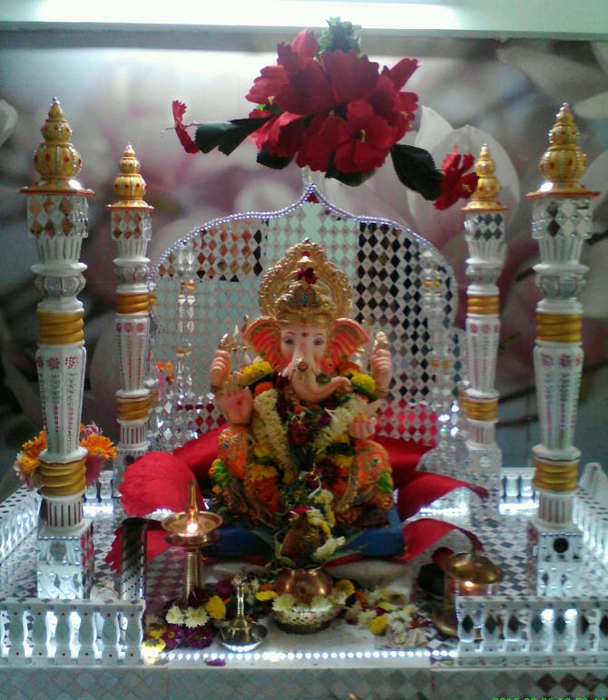 G V. Krishnan and family's Ganpati at their residence in Dombivli East