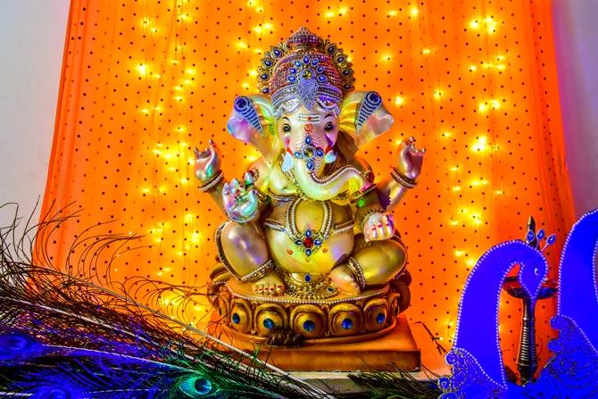 Mandar Patil and family from Panvel, New Mumbai have decorated Ganpati with 'peacocks' to stunning effect