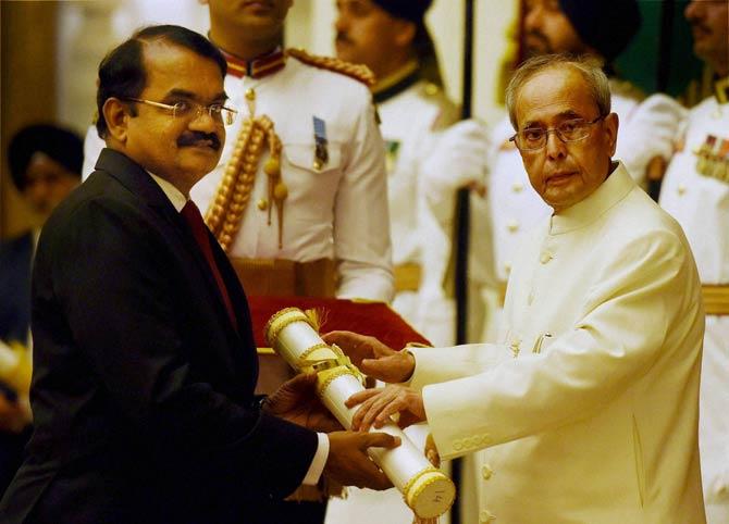 President Pranab Mukherjee presents the Padma Shri to Mylswamy Annadurai, Director, Isro Satellite Centre. Pic/PTI