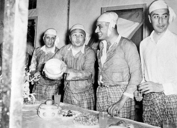 File photo from the mid-1950s showing the heads of state co-founder (with Tito and Yugoslav Indonesian Suharto) of the Non-Aligned States at the Water Festival in Myanmar.