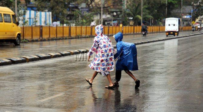 'Sudden fluctuation in temperature will lead to an influx of virus causing upper respiratory infection. Due to the Deonar fire, the pollution has increased, so residents need to wear masks while travelling,' said Shaikh.