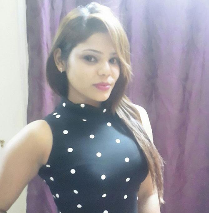 The Amboli police have found out that she was hit on the head with a knuckle duster, which caused her death. The police have detained one person, who is the prime suspect. A source said, 'She was found on the bed in a semi-nude state, but her post-mortem report suggests she was not sexually assaulted. The police also recovered the knuckle duster.'