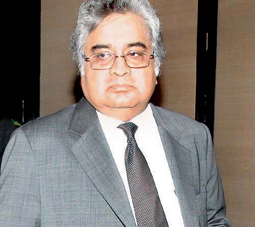 One of India's top lawyers, Harish Salve, charged only Re 1 as the fee to fight India's case at the International Court of Justice, against the death penalty given to Indian national Kulbhushan Jadhav by a Pakistani military court - Text from PTI