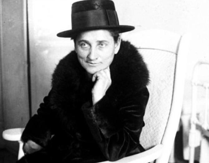 <p>Tillie Klimek was a dangerous psychopath. Posing as a `psychic` she `predicted` the deaths of her three husbands. A woman who was her neighbour, and suspicious of her husbands` deaths, as well as three children from a family whom she`s been quarelling with, were also killed by her</p> <p>Tillie Klimek was a dangerous psychopath. Posing as a `psychic` she `predicted` the deaths of her three husbands. A woman who was her neighbour, and suspicious of her husbands` deaths, as well as three children from a family whom she`s been quarelling with, were also killed by her</p>