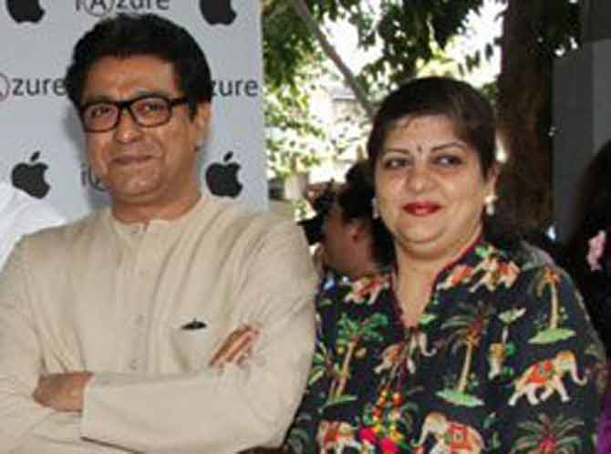 Raj and Sharmila Thackeray:Sharmila and Raj Thackeray are amongst the political world's top power couples. Sharmila can often be seen supporting the MNS leader at various public events and functions. The couple has a son, Amit Thackeray and a daughter Urvashi Thackeray.