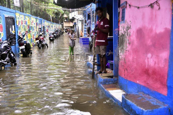 Mumbai also saw incessant rains on Sunday with suburban Malad (west) recording the highest amount of rainfall at 110.80 mm between 8:30 am and 4:30 pm on Sunday, an Indian Meteorological Department official said. PIC/ PRADEEP DHIVAR