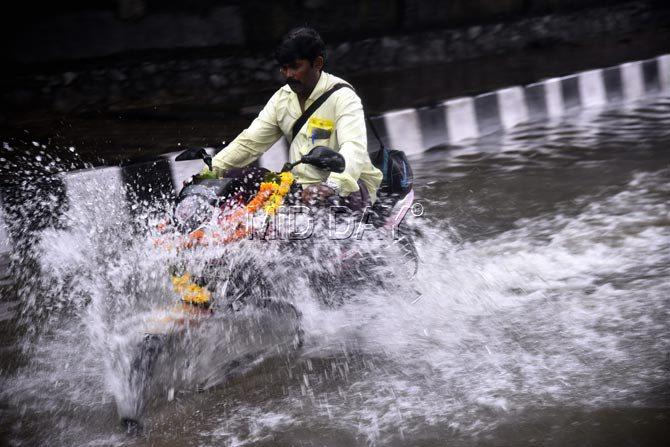 In lieu of waterlogged streets and traffic snarls the BEST has effected changes in bus routes as well. PIC/ PRADEEP DHIVAR