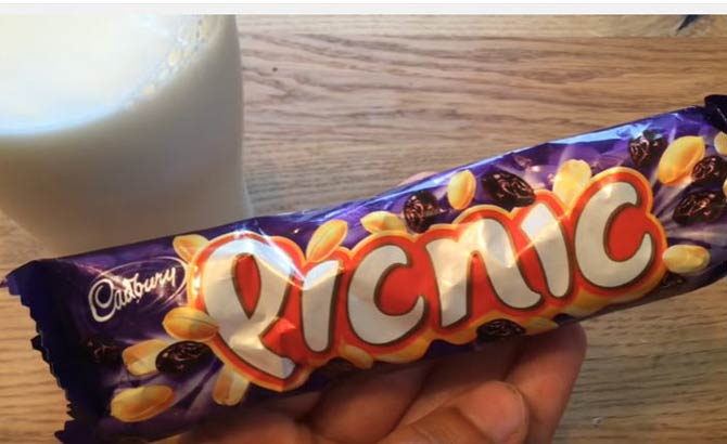 Picnic: The peanut crushed chocolate bar was a rich man's grab in that era, but kids of 90s still remember its massive look sand crunchy bites. It is extinct now!