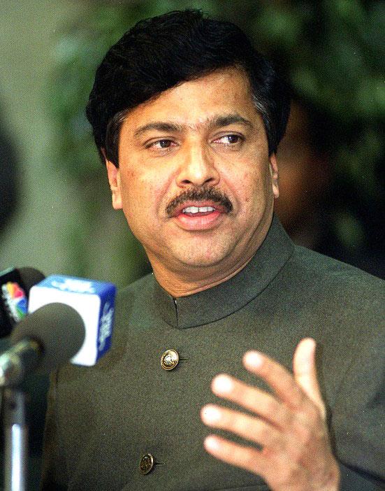 Pramod Mahajan killing: The former BJP leader Pramod Mahajan was shot at by his estranged elder brother Pravin in 2006 over a property dispute. Three bullets hit him, damaging his internal organs. Pramod struggled for his life for 13 days, but prolonged attempts by a battery of doctors in Mumbai to revive him from bullet injuries failed. Pravin surrendered following the crime, and was charged with murder. Pravin Mahajan died of brain hemorrhage in 2010