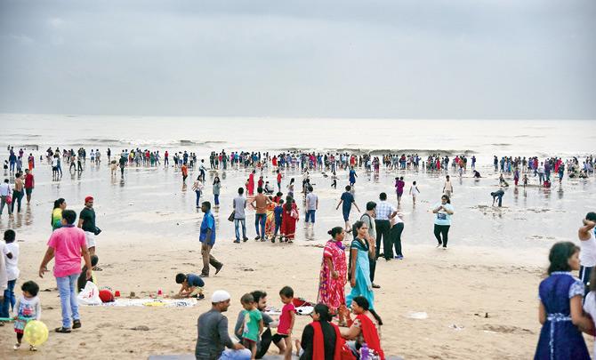 A beach day ended tragically for a group of friends from Vile Parle after two from the group drowned at Juhu beach during a high tide in the Arabian Sea. The friends were identified as Abhishek Madhav (22) and Ankur Vedkar (17). The incident occurred at Juhu Koliwada near the new jetty, away from Juhu beach where lifeguards are posted in June 2017. It was learnt that there was a group of five to six friends who had come to the beach and two of them were pulled into the currents after they entered the water.