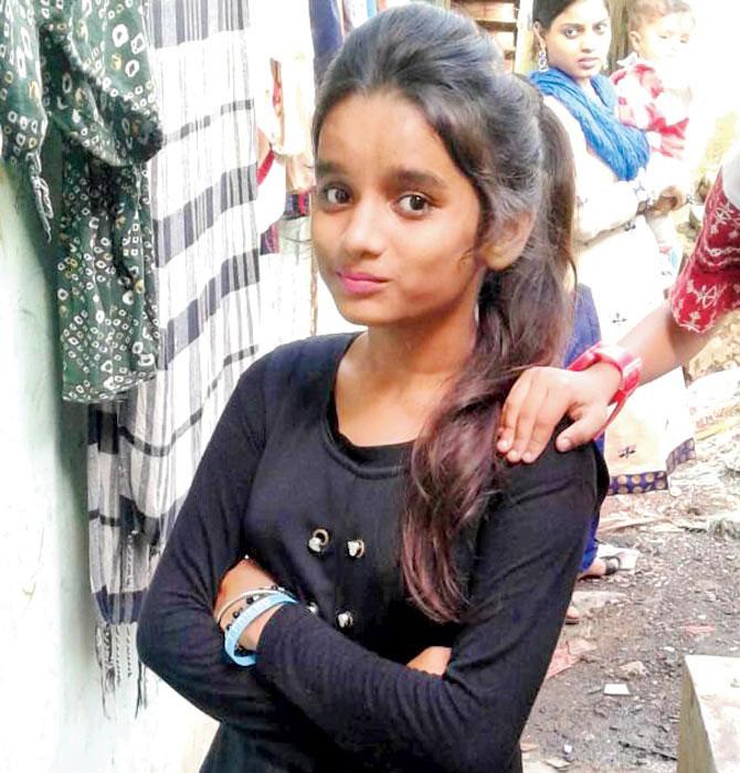 In a freak accident in November 2017, a 12-year-old girl was killed on the spot and three of her friends were injured after a speeding tempo ploughed into them as they were walking along the road at Marve in Malad near Mumbai. According to the police, the four children had bunked school and were on their way to the beach to have some fun when the accident took place. Eyewitnesses said that the tempo first rammed into an autorickshaw parked on the side of the road, before hitting the children. (Image of the girl)