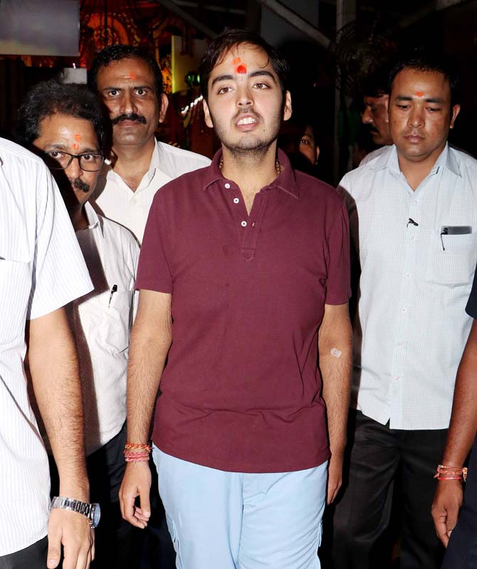 Siddhivinayak temple in Prabhadevi, Mumbai attracts celebrities and devotees all alike.