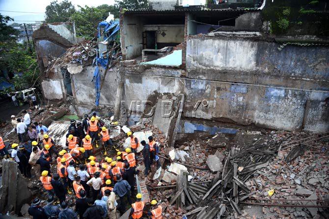 There was a power loom on the left wing's ground floor, while tenants stayed on the upper floors
