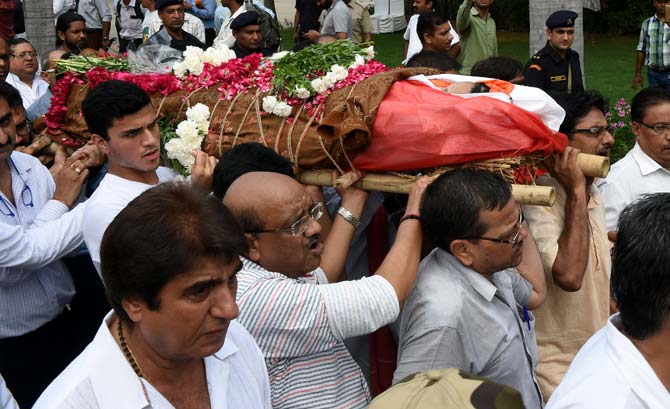 The family members decided to cremate her in Gurgaon as it would be difficult to take the body to her native place in Firozabad in Uttar Pradesh by road.