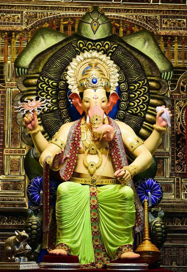 The Navsachi line is for people who want to get their wishes fulfilled.  You get to see and touch the feet of Lalbaugcha Raja and see Bappa at a closer distance