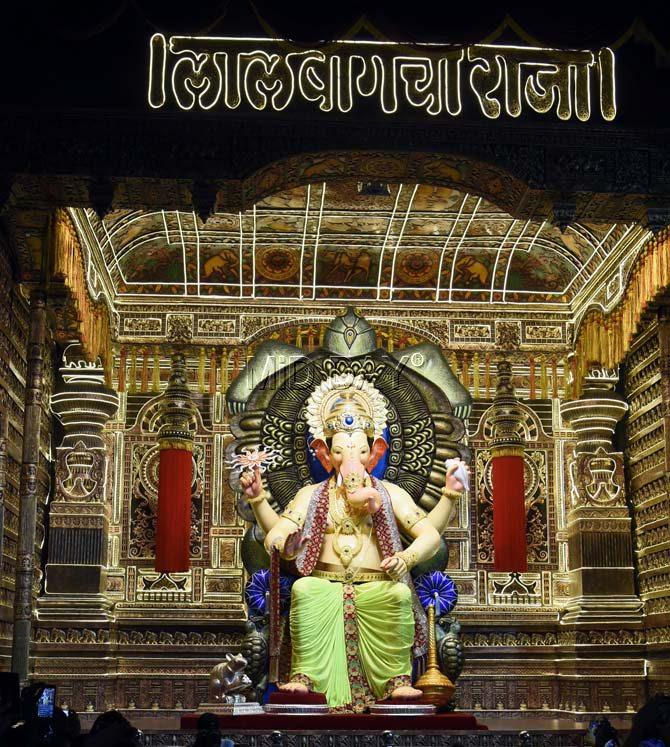 The Mukh darshan is to get a glimpse of Lalbaugcha Raja from some distance without going onto the stage. Pic/mid-day reader