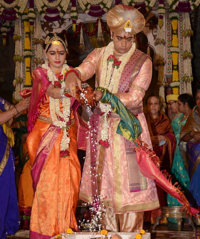 Yaduveer Chamraja Krishnadatta Wodeyar and Trishika Kumari 