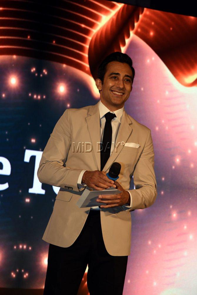 Rahul Khanna poses for the shutterbugs