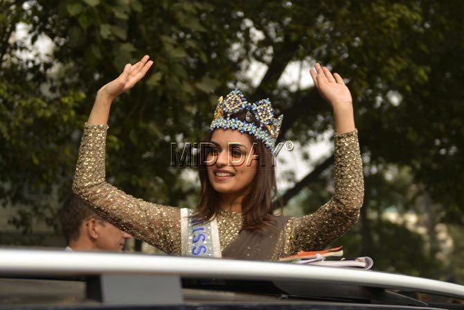 The 20-year-old donned a brown traditional attire and flaunted the Miss World Crown as she waved at the fans gathered to get a glimpse of her