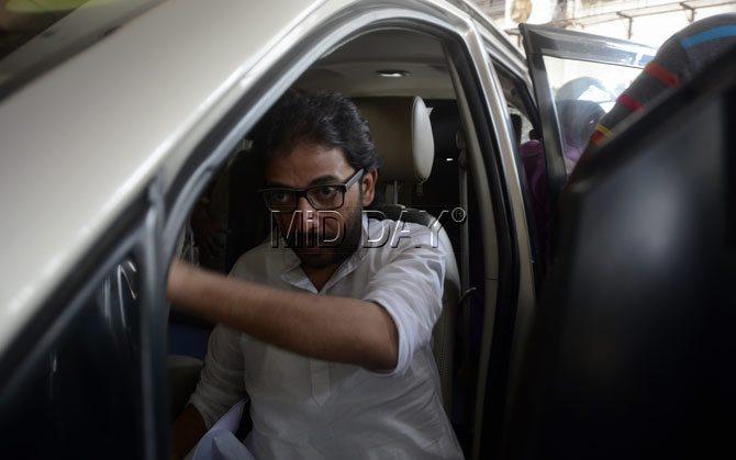 The threat comes from Amey Khopkar of MNS Chitrapat Sena who was quoted saying, 'We give a 48 hour deadline to Pakistani actors and artists to leave India or MNS will push them out.'