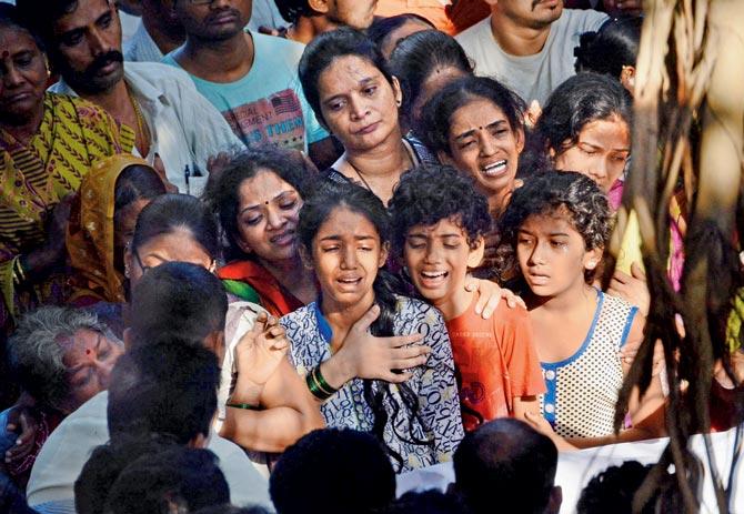 The accident happened when they reached Khanu in Ratnagiri, the driver of the car lost control and hit a tree by the roadside.  (In pic) Vaibhav Manve's family bid a teary adieu to their brother and son