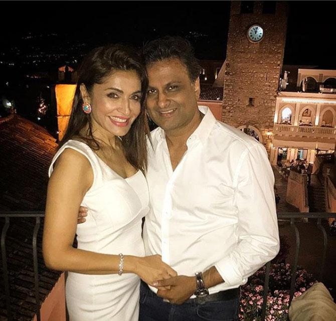 Rishi Sethia was allegedly engaged to a Delhi-based girl who later called off the engagement. He was also rumoured to be dating a Mumbai politician's daughter. Rishi Sethia met Queenie Singh during this time and even though she is older to him, love-struck and age didn't matter