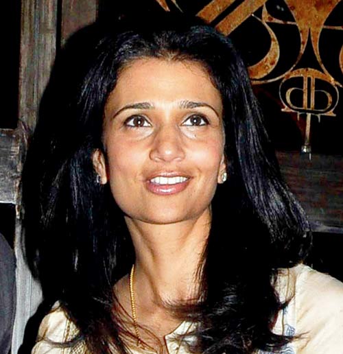 A week after former model Rhea Pillai claimed that she and Leander Paes are married, she told the court a week later that it was their mutual decision to not have a registered marriage. She said this during a hearing at the Bandra magistrate court, where she had filed a domestic violence case against Paes. During cross-examination, Paes' lawyer Aabad Ponda asked whether it was a planned wedding or on the spur of the moment, and she responded by saying that it was decided to renew' their vows a few days before the wedding