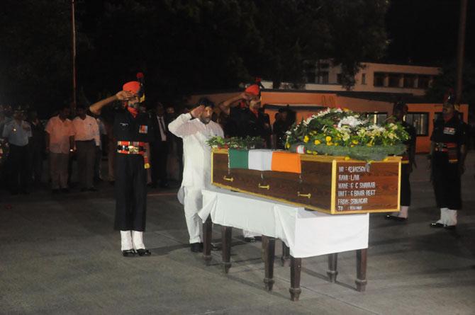 Top civil and military officials, three ministers - Mahadev Jankar, Girish Bapat and Vijay Shivtare - as well as local leaders and commoners laid wreaths and paid homage to the gallant soldier.