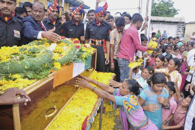 People paying tribute to the mortal remains of Lance Naik Chandrakant Shankar Galande 