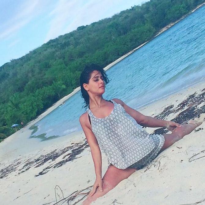 In this photo, Sunaina can be seen relaxing and practising yoga at th Vieques beach in Puerto Rico