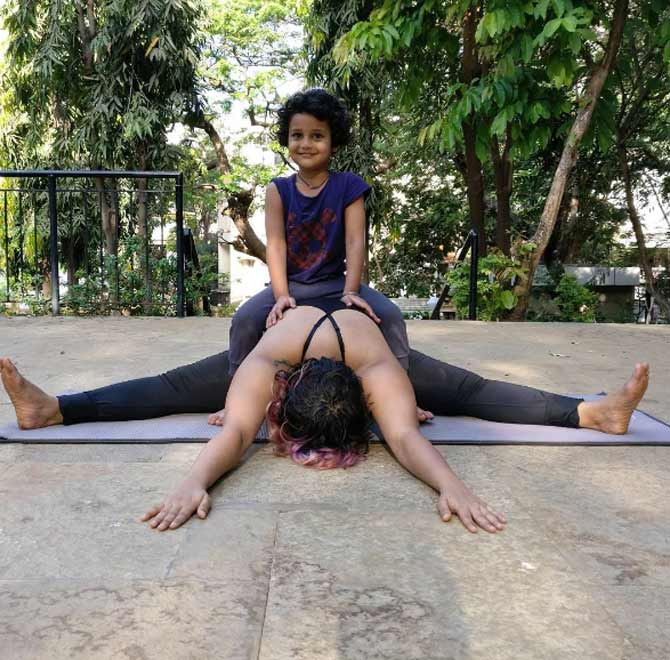 The 34-year-old Mumbai-based media professional Dolly Singh is extremely popular online and has around thousand-plus followers on Instagram with over 200 yoga videos to her credit