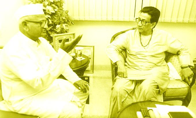 In picture: Bal Thackeray and Anna Hazare in a candid chat