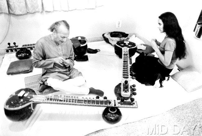 He fathered a daughter Norah Jones as a result of his affair with New York-based producer Sue Jones. Pandit Ravi Shankar and Kamala Shastri separated in 1981 and he lived with Jones until 1986. Norah Jones became a successful musician in the 2000s, winning eight Grammy Awards in 2003.