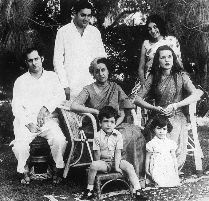 (Foreground) Rahul Gandhi and Priyanka Gandhi, (Seated left to right) Sanjay Gandhi, Indira Gandhi and Sonia Gandhi, (Standing) Rajiv and Maneka Gandhi.