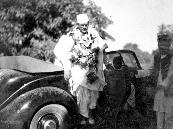 Netaji Subhas Chandra Bose joined the Scottish Church College at the University of Calcutta and passed his B.A. in philosophy in 1918. He left India in 1919 for England to study in Fitzwilliam College, Cambridge and matriculated on November 19, 1919. He came fourth in the Indian Civil Services examination and was selected but he did not want to work under an alien government which would mean serving the British and resigned from his civil service job.