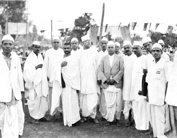 Netaji Subhas Chandra Bose started the newspaper Swaraj and took charge of publicity for the Bengal Provincial Congress Committee.