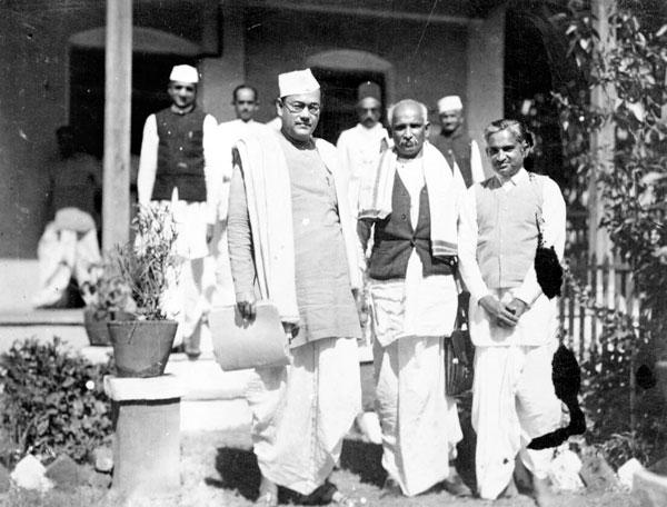 Netaji Subhas Chandra Bose advocated complete independence for India at the earliest, whereas the All-India Congress Committee wanted it in phases, through Dominion status. Finally, at the historic Lahore Congress convention, the Congress adopted Purna Swaraj (complete independence) as its motto.