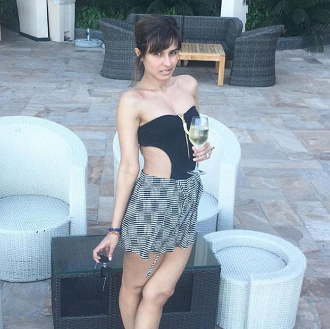 Monicka Vadera launched her jewellery retail venture, 'House of MVJ' in the heart of Koregaon Park on October 6, 2017. The pre-opening party witnessed many prominent names from Indian Politics like Amar Singh, Tej Pratap Yadav, former President Pratibha Patil, and many others