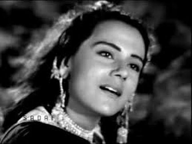 Actress Priya Rajvansh, who is best remembered for her performance in 'Heer Raanjha' (1970) and 'Hanste Zakhm' (1973), was found dead in the bathroom of filmmaker Chetan Anand's Ruia Park bungalow in Juhu in 2000. She apparently had a long-standing relationship with Anand and after his demise, inherited one-third of his property with the rest being divided between Ketan Anand and Vivek Anand, his sons from an earlier marriage. A dispute regarding the seafront bungalow was cited as the motive with the needle of suspicion pointed to the two stepsons