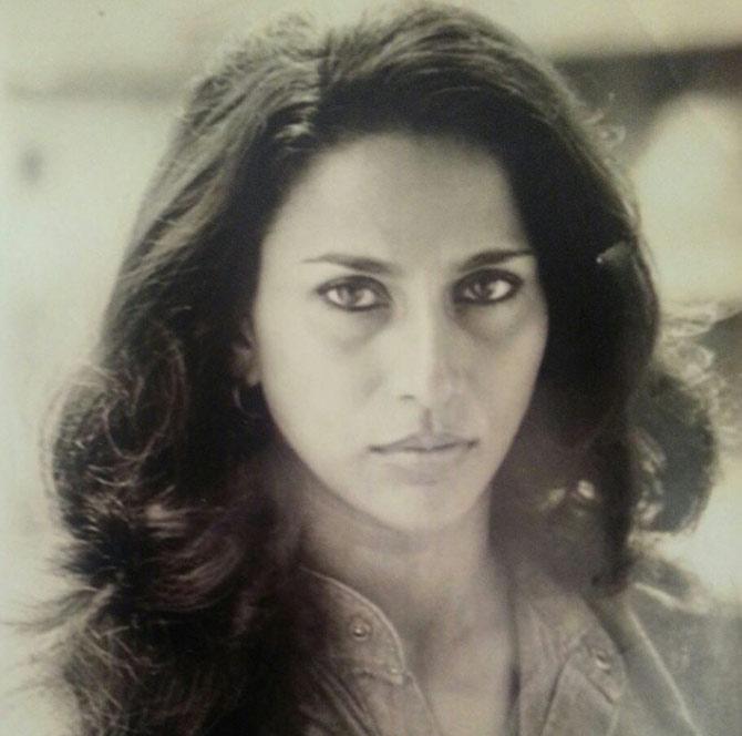 This vintage photo of the Shobhaa De reflects a past that was just as beautiful as the present. Doesn't she just look stunning here?