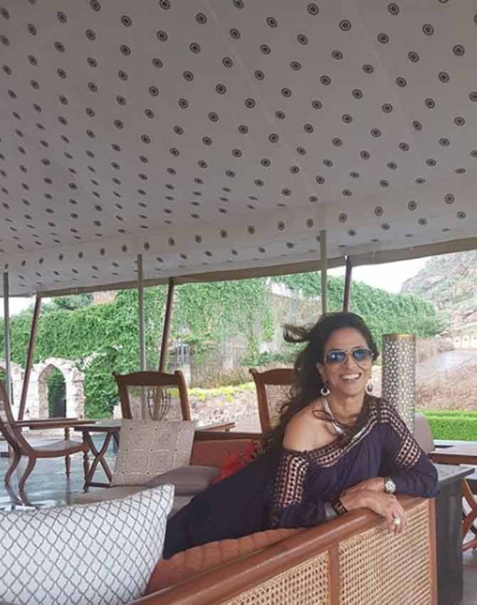 Shobhaa De seems to be greatly fond of travelling and exploring new places. She is seen letting her hair down at Alila Fort Bishangarh