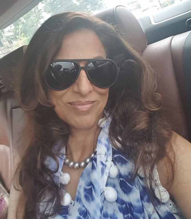 Shobhaa De first took up modelling as her first career choice. She did modelling assignments with Bollywood actress Zeenat Aman